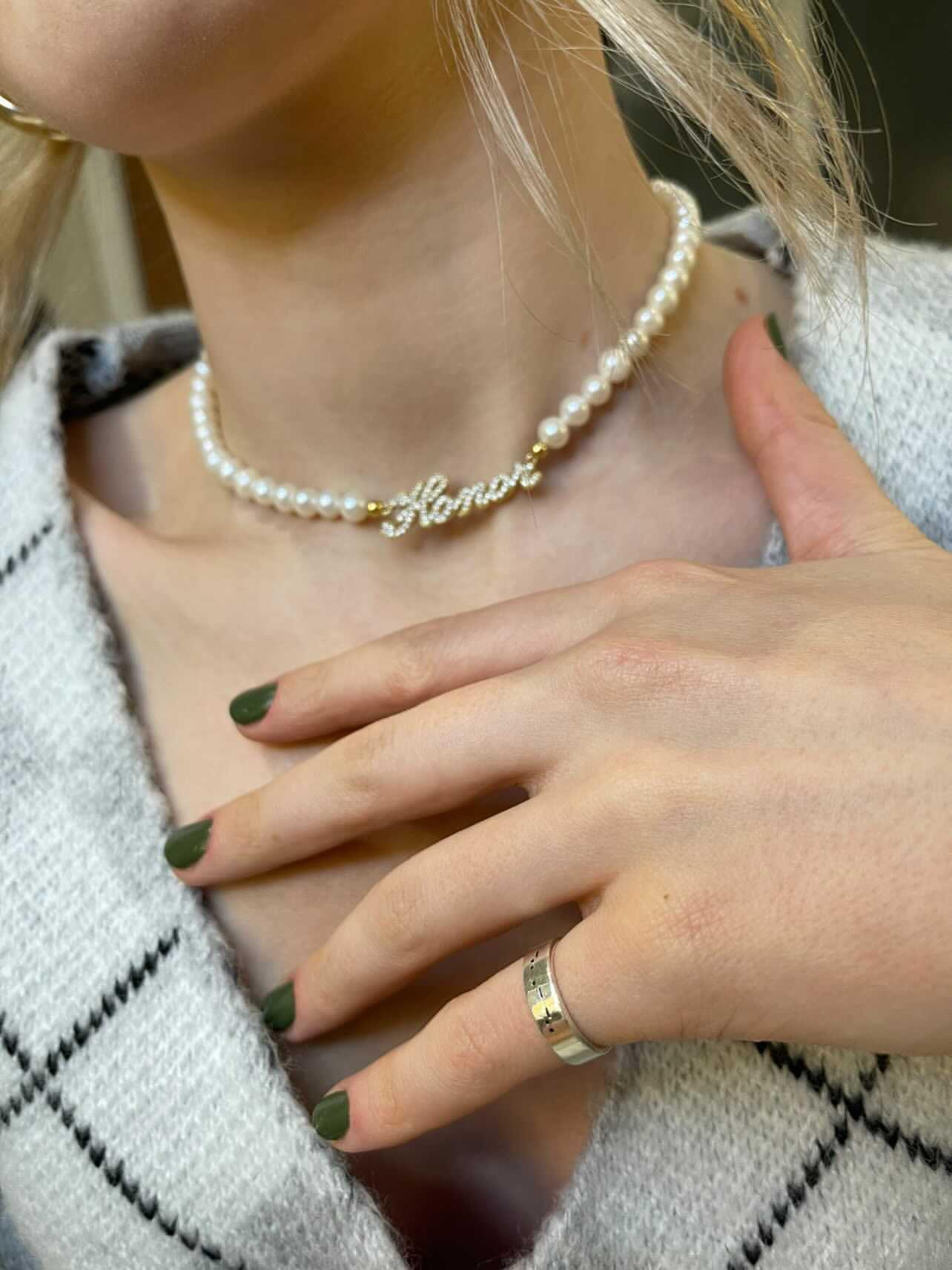 Honor Pearl Name Necklace - Image 3