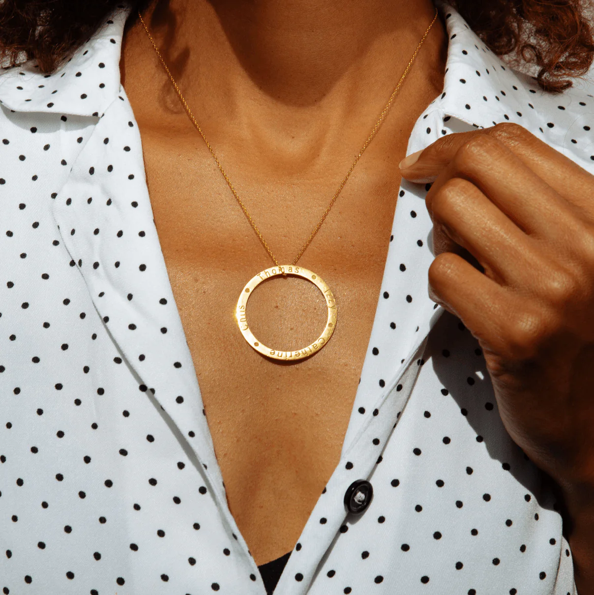 Names Circle Necklace - Image 2