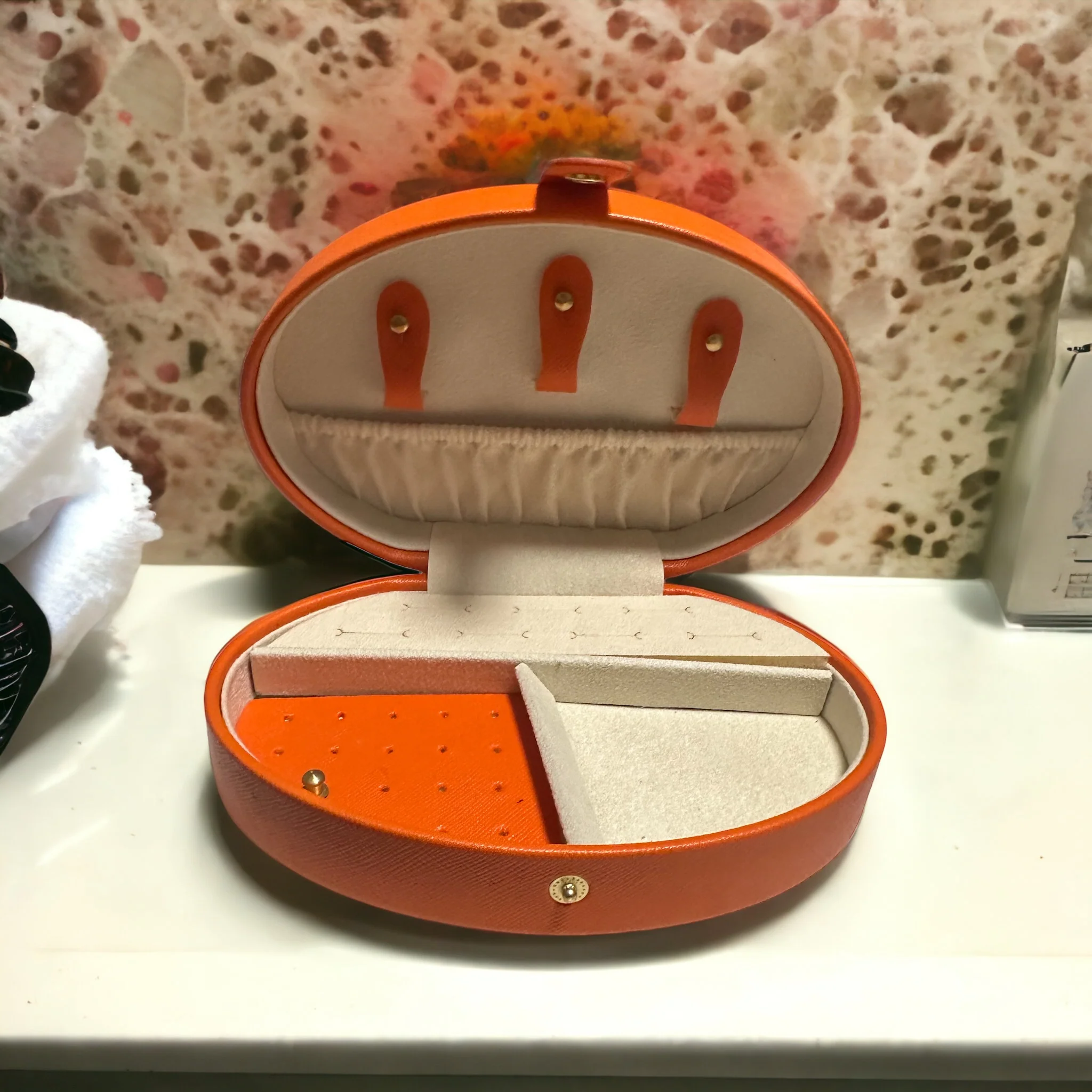 Orange oval jewellery box - Image 5