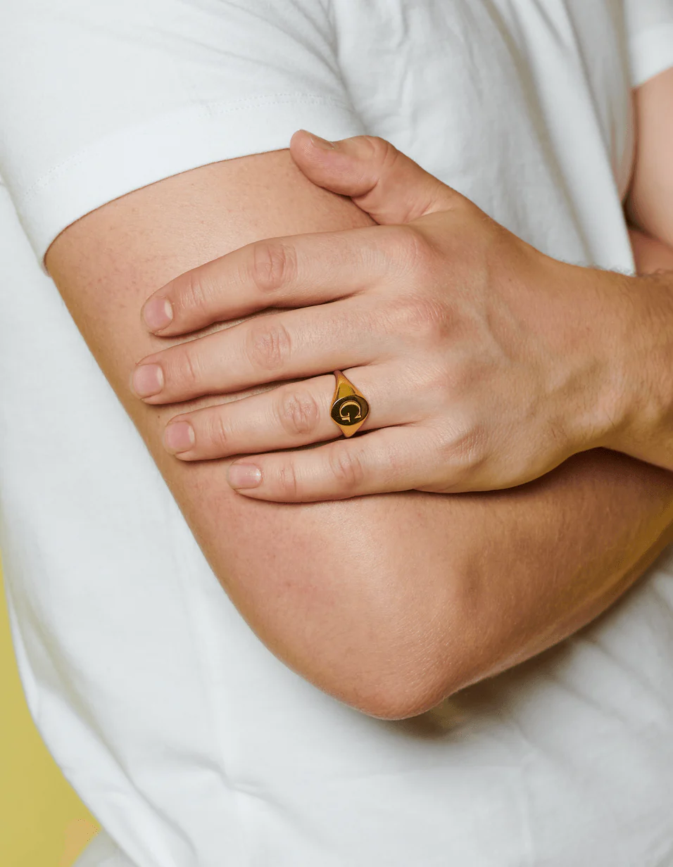 Solid Gold Signet Personalised Initial Ring - Image 3