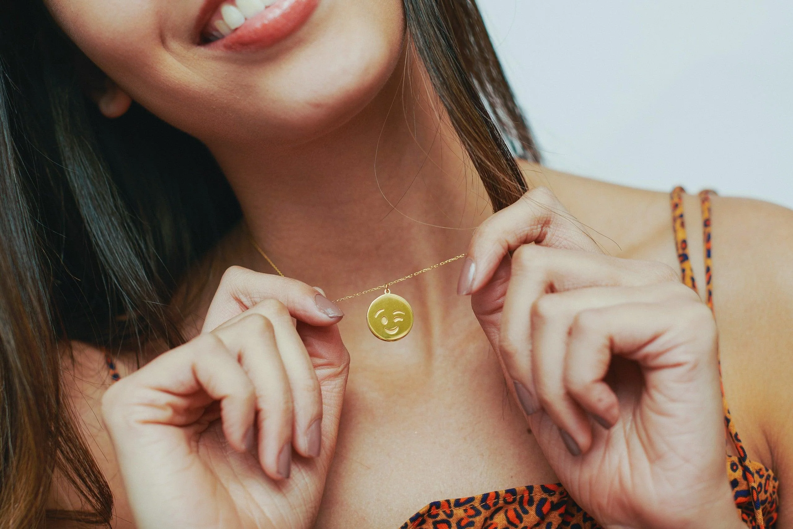 Wink Emoji Necklace - Image 5